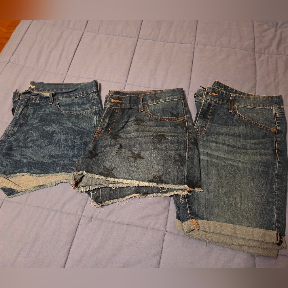 Old Navy Distressed and Patterned Jean Shorts Set
